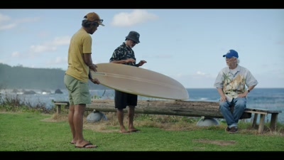 At that time, there were not many surfers
in Japan. - Chasing Waves