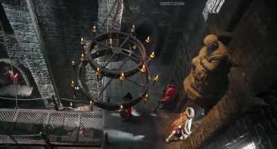 At this very moment,
the prisoner is beating Mister Hook. - Iron Mask