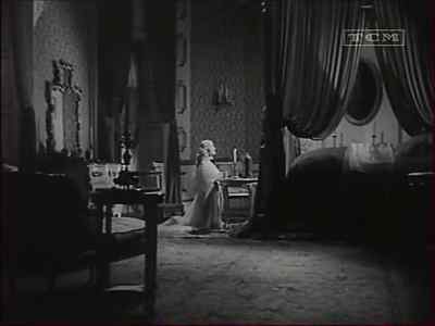 At what hour will you leave for
the baths, your Excellency? - Eight. - Anthony Adverse