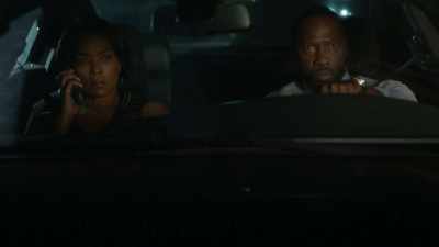 Athena, I
know who it is. It's Reggie. - 9-1-1