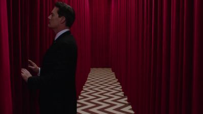 ♪ atmospheric music ♪ - Twin Peaks