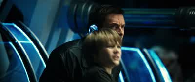 Atom is stumbling around the ring, apparently disoriented and dazed! - Real Steel