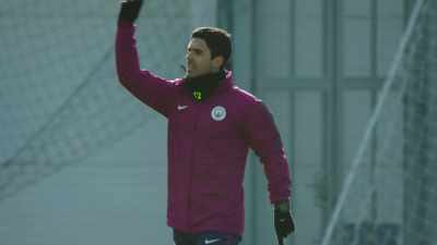 Attacking midfielder, striker
and opposite winger go to finish. - All or Nothing: Manchester City