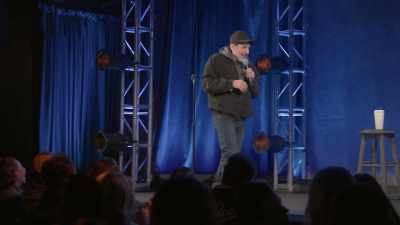 - [Attell chuckling]
- [audience chuckling] - Dave Attell: Hot Cross Buns
