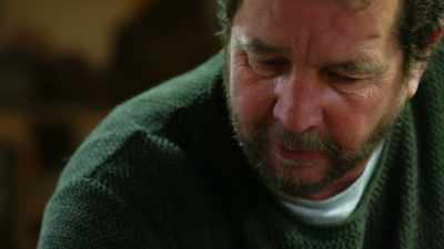 -ATTENBOROUGH: Oh, there, yeah.
-MOORE: ...one rib is now broken - Attenborough and the Sea Dragon
