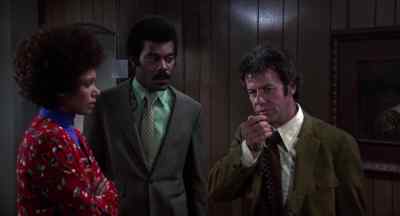 Attention, all units,
this is Lieutenant Peters. - Blacula