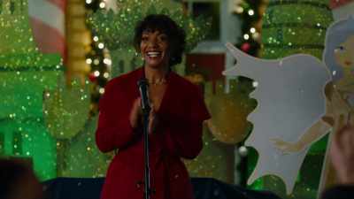 (audience applauding)
(April laughs) - Magic in Mistletoe