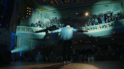 [audience applauding]
[audience cheering]





 - Craig Ferguson: I'm So Happy