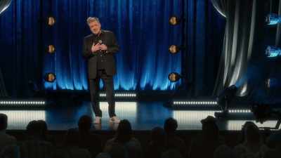 [audience applauding]
[audience cheering] - Craig Ferguson: I'm So Happy