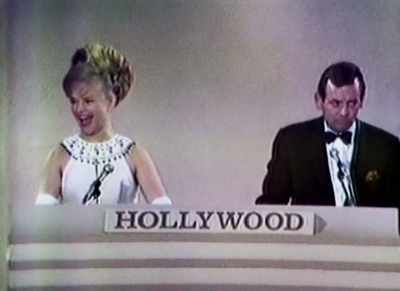 (AUDIENCE APPLAUDING, CHEERING) - Being Mary Tyler Moore