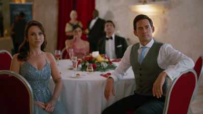 (audience applauding) - The Dancing Detective: A Deadly Tango