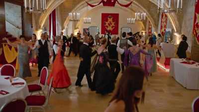 (audience applauding) - The Dancing Detective: A Deadly Tango