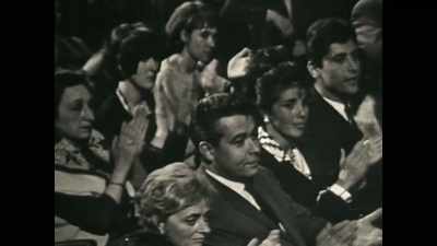 (AUDIENCE APPLAUDING) - The Sound of 007