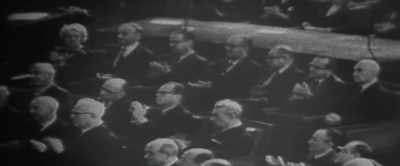 (audience applauding) - Uncle Tom