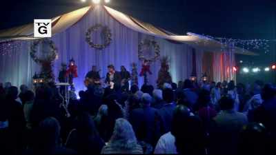 (audience applauding) - Christmas at Graceland: Home for the Holidays