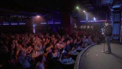 [audience applauding] - Dave Attell: Hot Cross Buns