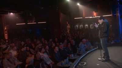 [audience applauding] - Dave Attell: Hot Cross Buns