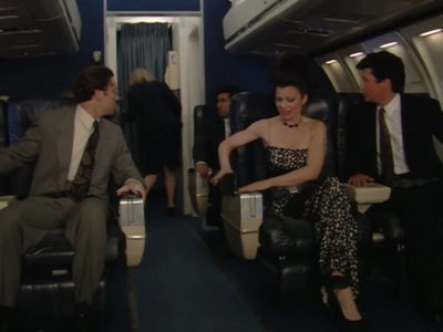 (AUDIENCE APPLAUDING) - The Nanny