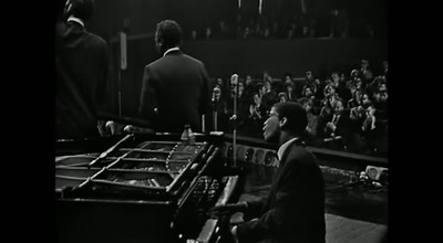 (audience applauding) - Ron Carter: Finding the Right Notes