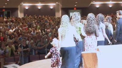 [audience applauds] - Shiny Happy People: Duggar Family Secrets
