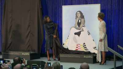(AUDIENCE APPLAUDS) - Black Art: In the Absence of Light