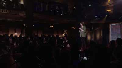 [audience applauds] - The Standups