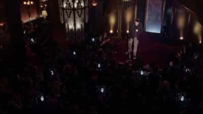 [audience applauds] - The Standups