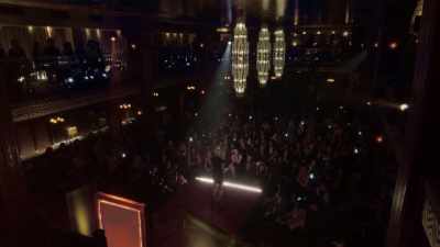 [audience applauds] - The Standups