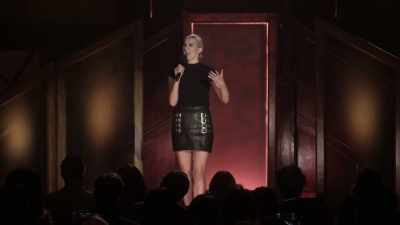 [audience applauds] - The Standups