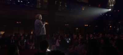 [audience applauds] - The Standups