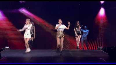 (audience cheer) - BLACKPINK: The Movie