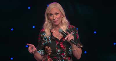 [audience cheering and applauding] - Leanne Morgan: I'm Every Woman