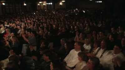 (AUDIENCE CHEERING, APPLAUDING) - George Carlin's American Dream