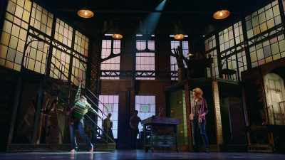 (audience cheering and applauding) - Kinky Boots: The Musical