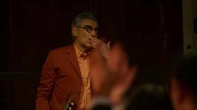 [audience cheering] - The Reluctant Traveler with Eugene Levy
