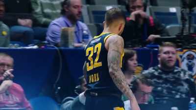 [audience cheering] - Destination NBA: A G League Odyssey