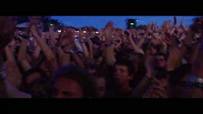[AUDIENCE CHEERING] - Oasis: Knebworth 1996