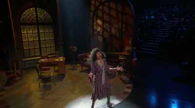 (audience cheering) - Annie Live!
