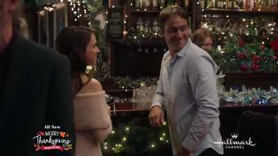 (audience cheering) - Christmas at Castle Hart