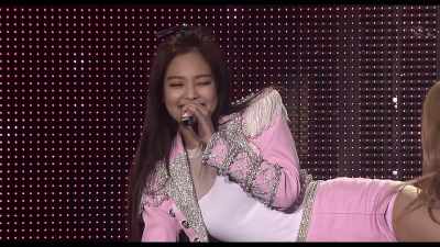 (audience cheering) - BLACKPINK: The Movie