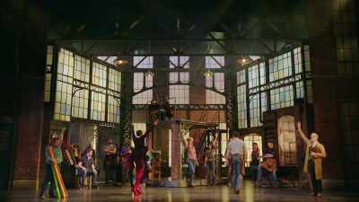 (audience cheering) - Kinky Boots: The Musical
