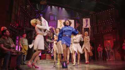 (audience cheering) - Kinky Boots: The Musical
