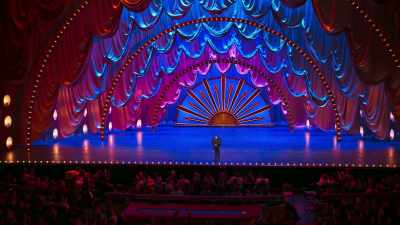[audience cheering] - John Mulaney: Kid Gorgeous at Radio City