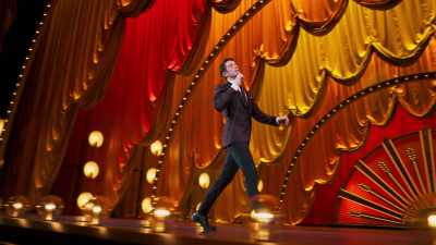[audience cheering] - John Mulaney: Kid Gorgeous at Radio City