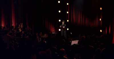 [audience cheers and applauds] - Jenny Slate: Stage Fright