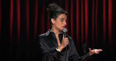 [audience cheers and applauds] - Jenny Slate: Stage Fright