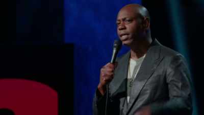 [audience cheers] - Dave Chappelle: The Closer