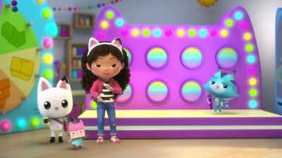 [audience cheers] - Gabby's Dollhouse