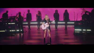 [audience cheers] - Taylor Swift City of Lover Concert