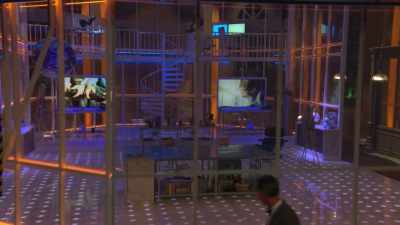 [audience cheers] - Bill Nye Saves the World